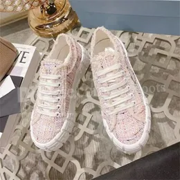 Aumenta le sneakers in pelle spazzolata per uomo Donna Scarpe casual Pra Calzature classiche Sneaker Designer Scarpe da tennis di alta qualità Allenatore per il tempo libero Moda