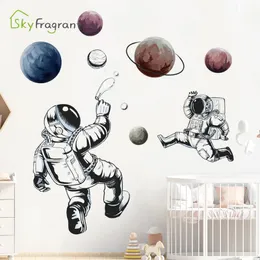 Bakgrundsbilder Cartoon Wall Sticker Astronaut Space Planet pojkar sovrum dekoration vardagsrum väggdekor självhäftande klistermärken heminredning 230505