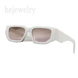 Solglasögon för kvinnliga roman Mens Glasses Designer Stora breda acetatramen Sonnenbrille Metal Triangle med bokstäver Solglasögon Män Business Trendy PJ076 B23