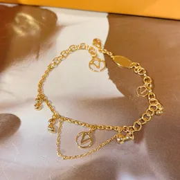 Bracelete de pulseira de amor Designer para feminino Bangled letter jóias cristal 18k Praado de ouro em aço inoxidável Pulseira de charme de charme de charme para amantes de casamento Presentes