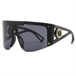 Marka Tasarımcı Güneş Gözlüğü Erkek Kadın Gözlük Dış Mekan Rüzgar Geçirmez Gözlük PC Çerçevesi Moda Klasik Lady Güneş Gözlük Aynaları