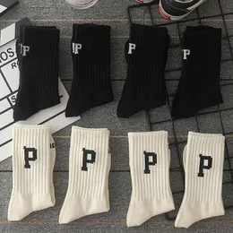 Модные дизайнерские мужские носки с буквой P, женские и мужские высококачественные хлопковые универсальные классические дышащие смешанные футбольные баскетбольные носки