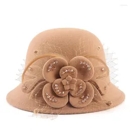 Geizig Krempe Hüte Elegante Damen Filz Fedora Hut 2023 Herbst Winter Für Frauen Cloche Fascinators Hochzeiten Party Bowler Rot