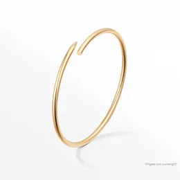 2,8 mm designer tunn 6: e nagelarmband armband titan stål 18k guldpläterade armband kvinnor älskar armband smycken gåva storlek 17 19 yucheng02