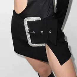 Юбки 2023 весна черная индивидуальность женская юбка бриллиантовая пояса империя Асимметричная Вилка Мини Сексуальность