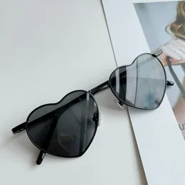 301 schwarzes Metallherz-Form-Sonnenbrille-Frauen-Mann-Sommer-Art- und WeiseSonnenbrille-Sonnenbrille-Sonnenschutz-UV400 Eyewear