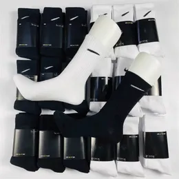 Mode Haken Designer Hochwertige Socken Frauen Männer Baumwolle Allgleiches Klassischer Knöchelhaken Atmungsaktiver Strumpf, der Fußball-Basketball-Sportsocke mischt