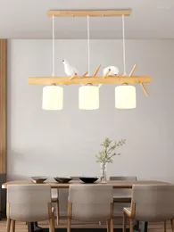 Ljuskronor ledde för bordsmat kök modernt trä tak hängande ljus fixtur loft hem interiör vardagsrum hängslampa