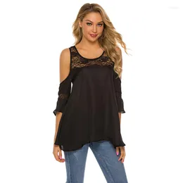 Kvinnors T-skjortor Casual Cold Shoulder T-shirt Kvinnor Sexig av veckad oregelbunden hem Top Female Hollow Lace Patchwork Loose Tops