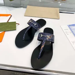 Slider di design di lusso 2023 sandali stile nuovo estate Infradito sandali da donna casual da spiaggia Pantofole da uomo versatili amanti della pelle Taglie 35-46 + scatola
