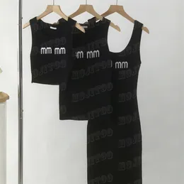 Kvinnor stickade tankväst Klänning Design Letter Stickade linne Toppar ärmlösa Casual Klänningar för sommaren