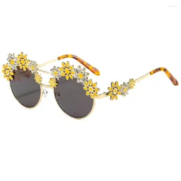 Sunglasses 2023 A Pet Diamond Glasses Inlaid Color Large Round Frame Design Women's Sunflower Plate