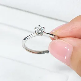 Pierścień Solitaire Iogou Mosanite Diamond Pierścienie dla kobiet 0,5 zaręczynowy Północna Pierścień Ring Real 925 Srebrna biżuteria hurtowa 230509