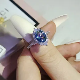 Designer Squisito anello a quattro artigli incastonato con zirconi da donna, coppia di anelli di proposta di strass, regalo di San Valentino