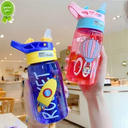 New Kids Water Sippy Cup Creativo Cartoon Baby Feeding Cups con cannucce Bottiglie d'acqua a tenuta stagna Tazze per bambini portatili all'aperto