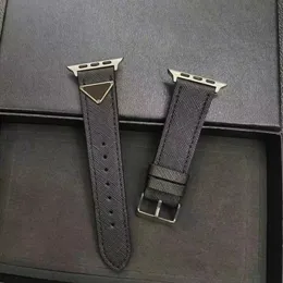 Top Designer Horlogebanden Riem Voor Apple Watch Band 42 38 40 41 44 45 49 mm iwatch 8 7 6 5 4 3 2 Bands Voor Man En Vrouw Zwart Lederen Letter Print Bandjes