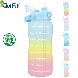 Quifit Half Gallon 2L vattenflaska med halm 2 liter tritan BPA gratis motiverande offerttidsmarkör 2000 ml kanna stjärnstil