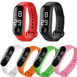 Orologi da polso M3 Orologio da polso a LED Fitness Schermo a colori Smart Sport Bracciale Attività Running Tracker Frequenza cardiaca per uomo Donna Orologio in silicone