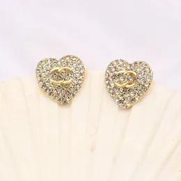 Designer Charm Stud Jewelry Womens Pearl Earring Luxury Plated Silver Crystal Ciondolo a forma di cuore Ear Stud Lettera Designer Accessori per gioielli