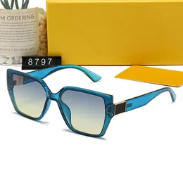 Brand Men Designer Sunglasses Luxury Sunglasses for Women New Lady Cat Eye Sunglasses Fashion Casual Sunglasses Travel Holiday Sun Glasses 8797