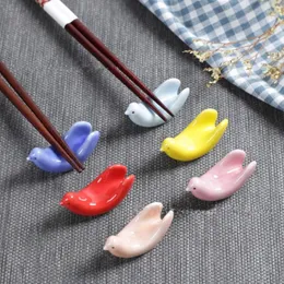 Chopsticks 1 PC Japanese Cute Bird Ceramic Holder Creative Pigeon Spoon Kniv Stand Rest Fork Rack Köksbeteckna