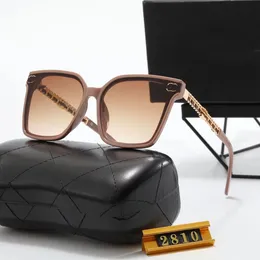 Классические новые дизайнерские солнцезащитные очки женские старшие чувства ультрафиолетовая защита металлическая выдолбленная солнцезащитные очки для ног ретро солнцезащитные очки мужчин и женщин в том же стиле
