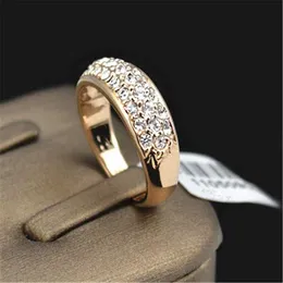 Pierścienie zespołowe FDLK Women Fashion Classic Symulowany kolor różanego złota kryształki pierścienia stadded panieńca