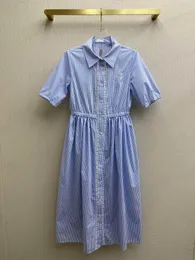 Модные платья Синее полосатое платье с лацканами Хлопковое полосатое кружевное украшение Эластичная талия Дизайн Летние платья Дизайнерская женская одежда