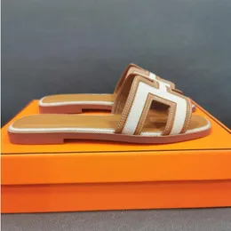 2023 Designer Pantofole da donna Sandali Scivoli da donna di lusso Infradito piatti Slide Sandalo da spiaggia Pantofola Scarpe Designer Arancione Pelle di coccodrillo Pelle estiva taglia 35-42