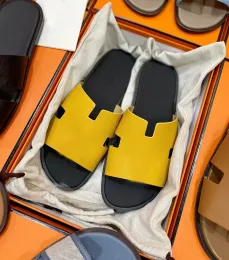2023夏のブランドIzmir Men Sandals Shoes Cuttout Slide Slide Slide Slipper on Beach Slide Comfort Casuar