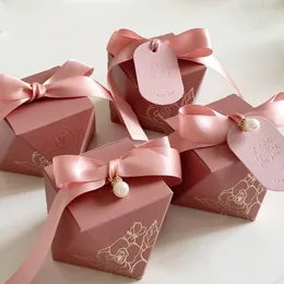 Pudełko na prezent Diamond Kształt Papier Candy Es Chocolate Opakowanie Weselne Favors dla gości Baby Shower Birthday Party 230510