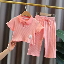 Set di abbigliamento Vestiti per ragazze e pantaloni a figura intera Decorazione per cravatta carina per bambini Taglio fresco estivo Set morbido da due pezzi