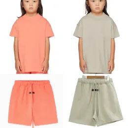 2023 Designer ESSS Baby Kids Cloths Sets Garotos Roupas de meninas Verão Tiradas de luxo e shorts Roupas de tracksuit para jovens roupas de manga curta Sportsituit