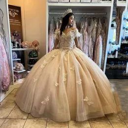 2023 Champagne quinceanera klänningar bollklänning från axel spets 3d blommor blommor fjärilspärlor plus plus size sweet 16 formell fest prom afton klänningar