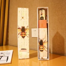 Duża marka winylowa pszczoła pszczoła kreatywna prezent parasolowy deszcz i deszcz podwójny użycie trójkrotnie mody marki parasolowej Fabryka fabryczna