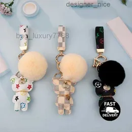 Cute Keychains Fashion Teddy Bear Designer Key Chain Ring Gifts Women PU Leather Car Buckles Bag Charm Accessories Men Animal Keyring Holder EFTG