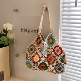 Kvällspåsar Kvinnor Tote Floral virkning stor kapacitet stickad trendig handgjorda utskärningar boho vintage multicolor ihålig handväska 230510