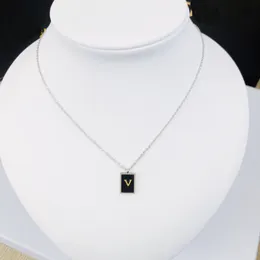 Designer Square Letter Pendant Necklaces New Women Leather Chain Necklace 2023 Designer 925 Silver Necklace Luxury Love Choker High Sense Love Jewelry Wholesale