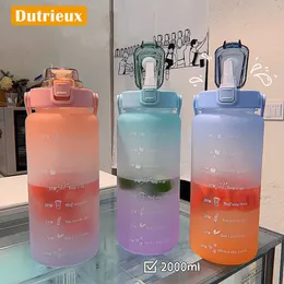 Nya 2 liter vattenflaska Motiverande dricksflaskesportvattenflaska med tidsmarkör klistermärken Portabla återanvändbara vattenkoppar
