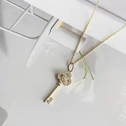 fashion scheggia d'oro piccolo lusso Classico collegamento a catena chiave iniziale collane per donne ragazze mamma figlia amanti gioielli firmati diamante Festa regali di nozze Compleanno