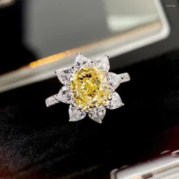 Cluster Rings Fashion Design Sunflower Shape For Women Shiny Yellow CZ Flower Wedding Bands Female Engagement Party Ring Luxury Jewelry