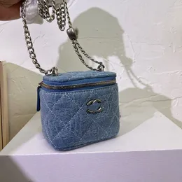 Designer Womens Makeup Bag Denim Blue Card Clip Bag Hardware Metal Buckle Silver Love Chain Adjustable Shoulder Bags Portable Crossbody Bags With Mirror 12/18cm