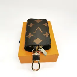Klassieke designer Keychain -tassen Hangende spitauto Keyring Zink Alloy Letter Handgemaakte lederen hangers Key Chain Accessoires met doos