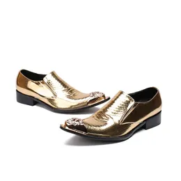 イタリアのソリッドカラー先のつま先のイブニングシューズクラシッククラシックラグジュアリーパフォーマンスプロムシューズエレガントな男性本革宴靴