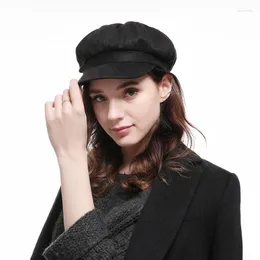 Basker kvinnlig höst vinter basker hatt mocka åttkantig lady vintage brittisk casual pure color cap mode målare turné sboy capberets