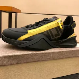 Designer skor nylon löpare tränare män flödes sneakers topp mocka läder casual sko lågklippta skor svarta vita slip-on bokstäver