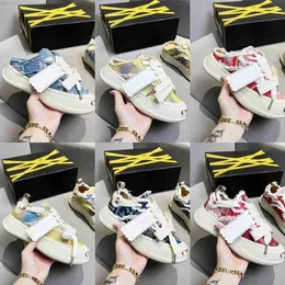 2023 OGShoes Casual Canvas Sneakers Loafer Slides Designer Smilerepublic Smile Republic Chunk Quasten Trainer Stars Loves Thick Rubber Bottom Damen TNXE