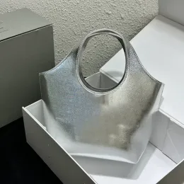 2023 Nya 3D -präglade bokstäver Totes Bag Women Designer Handväskor stor kapacitet Vegetabilisk korg Fashion Tote Canvas Foder Internt dragkedja Pocket Shopping Påsar