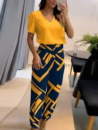 Kvinnors tvåbitar byxor Kvinnor Summer V Neck Top Casual Pants Set Streetwear Loose Lady Long Pants Matching Suit Retro Print 2023 Byxor Två stycken Set T230512