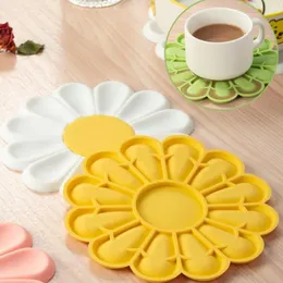 Maty stołowe miski mata silikonowa Lekka kubek do wielokrotnego użytku doskonałą kubek przeciwzakwiatowy w stylu kwiatowym